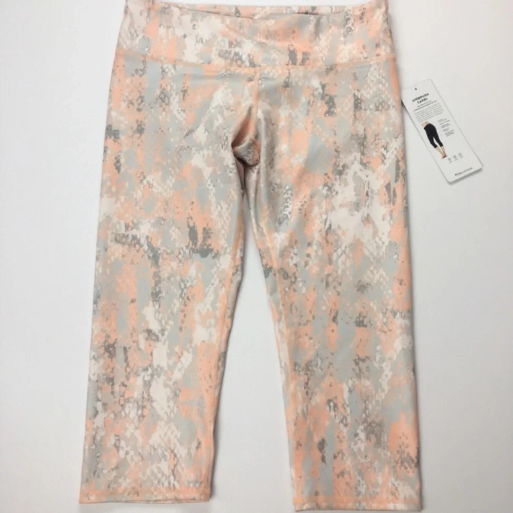 NWT Alo Yoga Airbrush Capri Leggings Peach Python